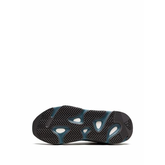 Athletic_Shoes